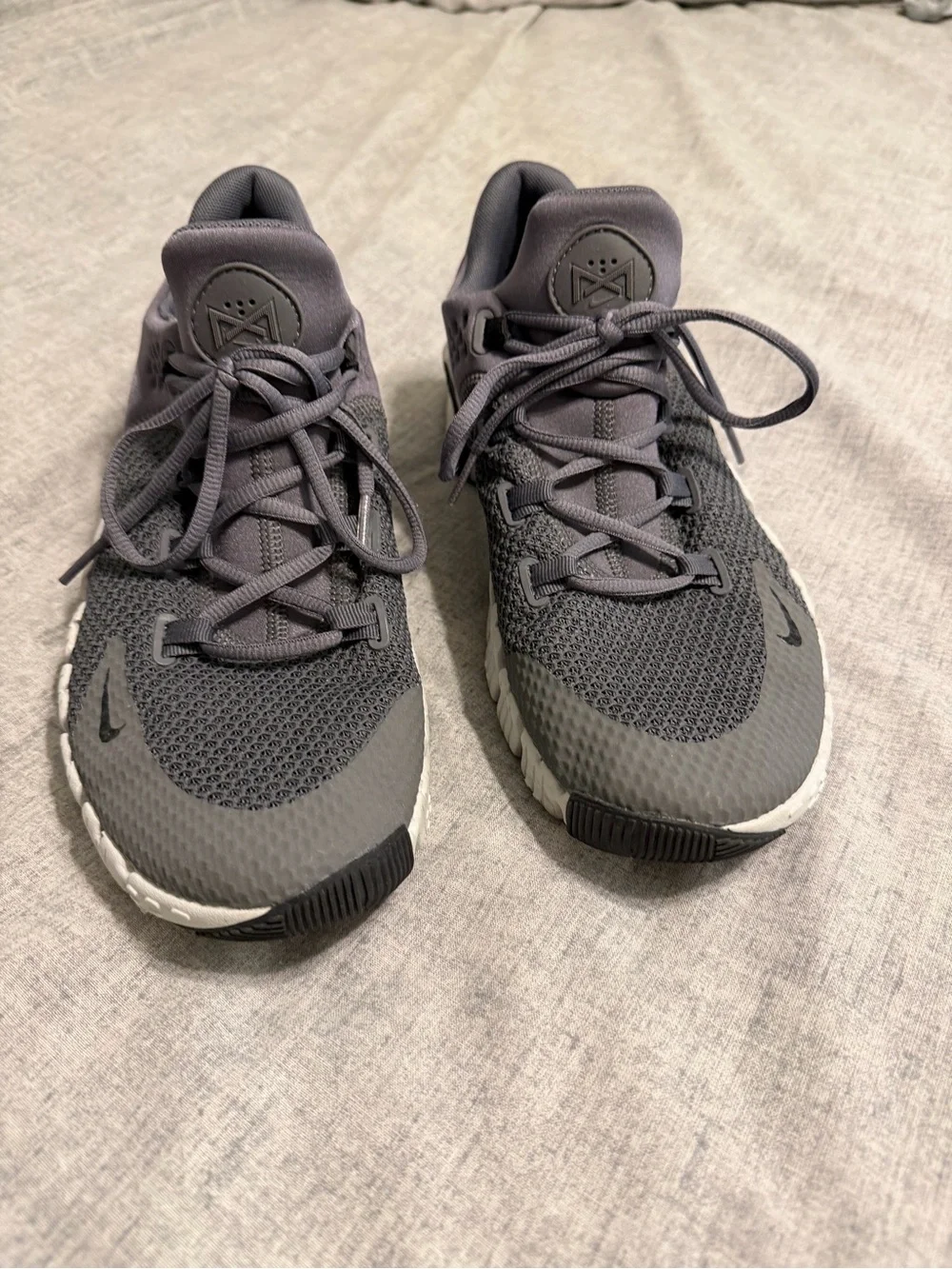 Nike Men's Gray Athletic Running Shoes